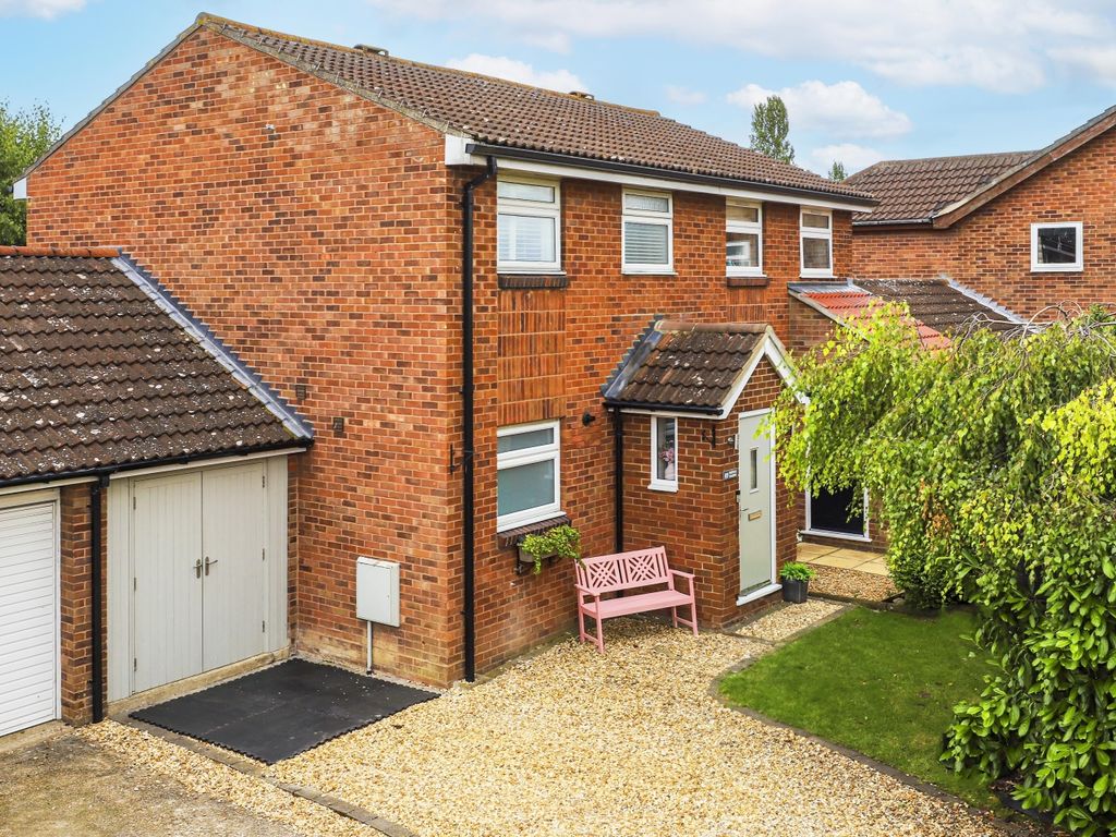 3 bed semidetached house for sale in Limes Road, Hardwick, Cambridge