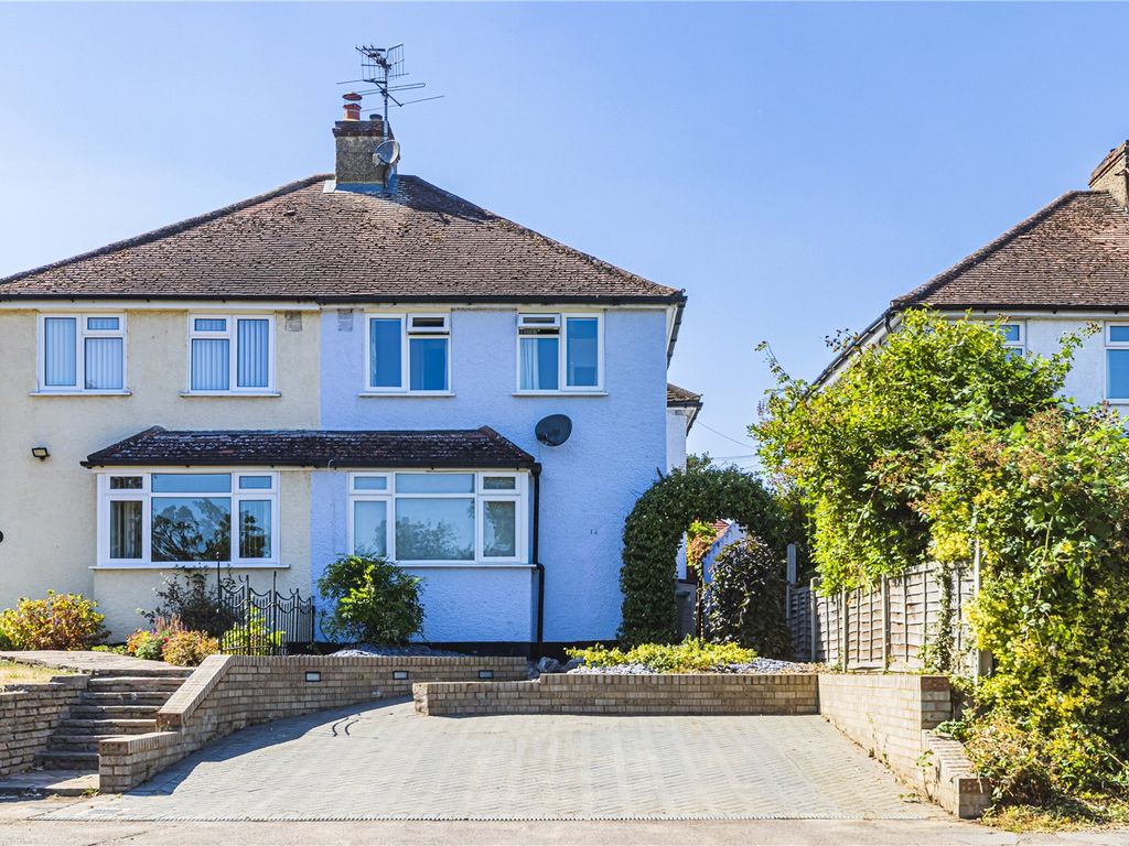 4 bed semidetached house for sale in Lockers Park Lane, Boxmoor, Hemel