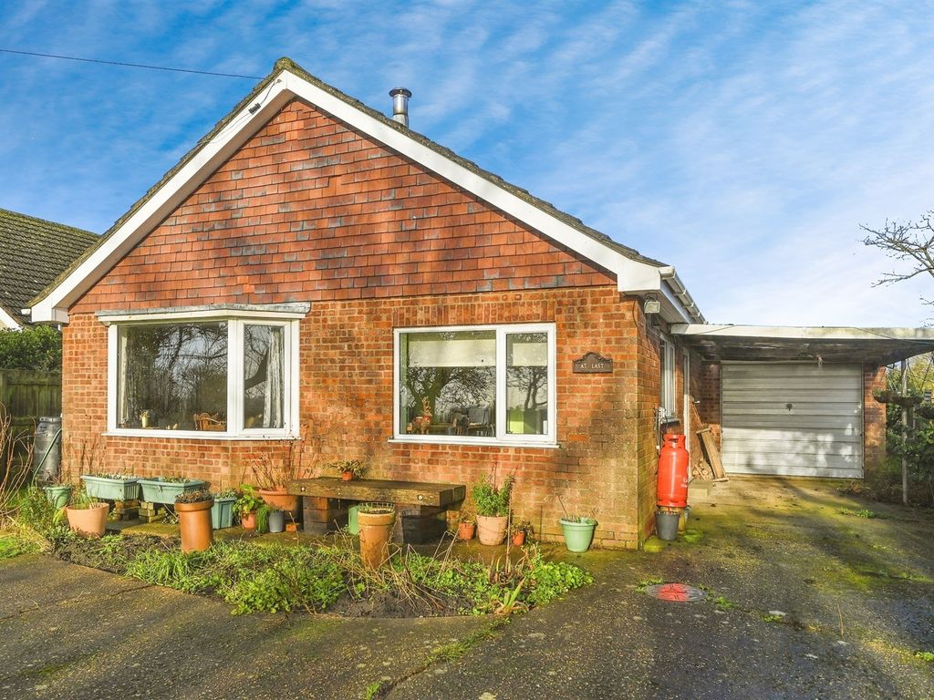 2 bed detached bungalow for sale in Eastville Road, Toynton All Saints