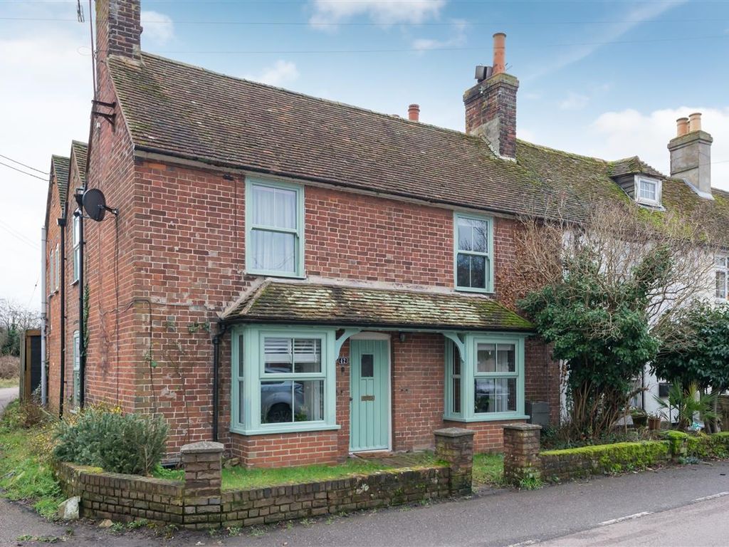 4 bed end terrace house for sale in Shalmsford Street, Chartham