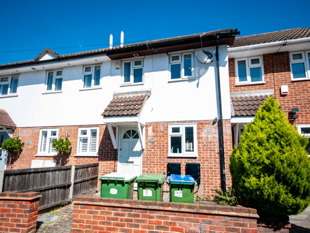 2 bed terraced house to rent in Wickham Street, Welling DA16, £1,700