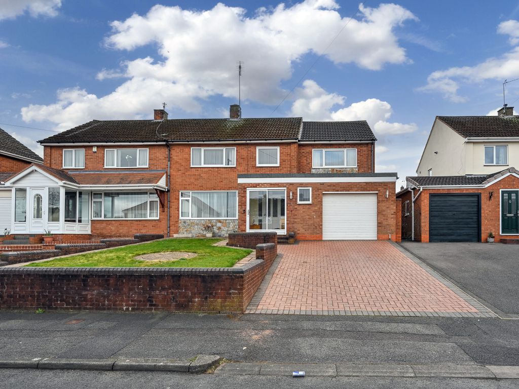 5 bed semidetached house for sale in Simmonds Way, Shire Oak