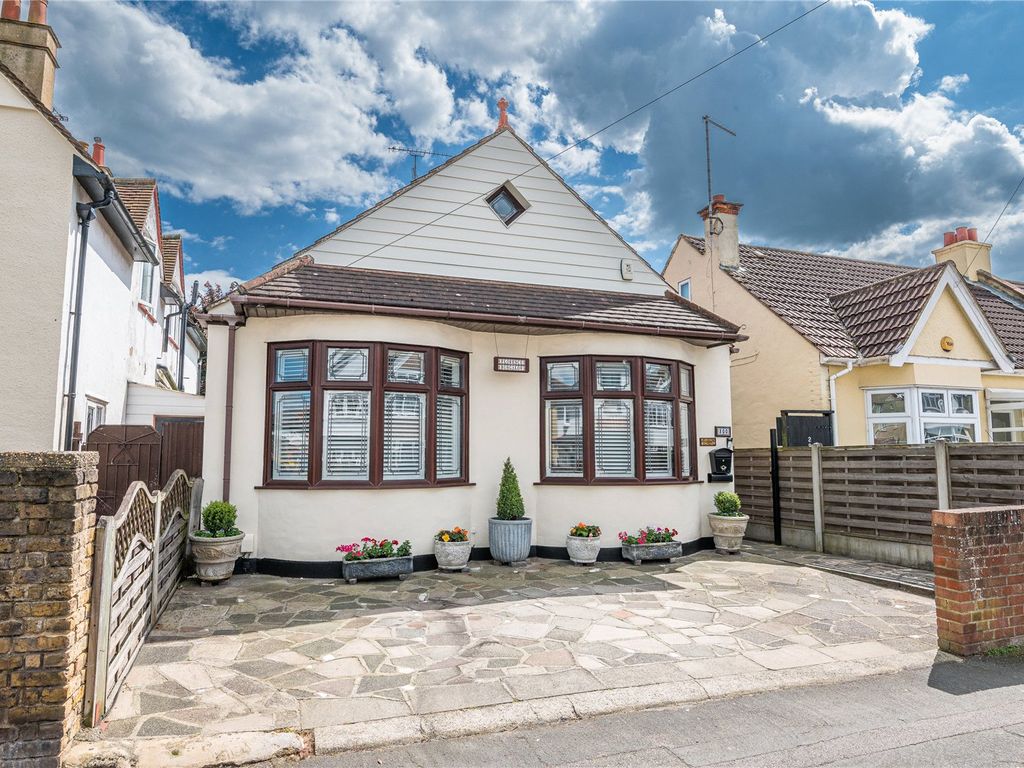 3 bed bungalow for sale in Central Avenue, SouthendOnSea, Essex SS2
