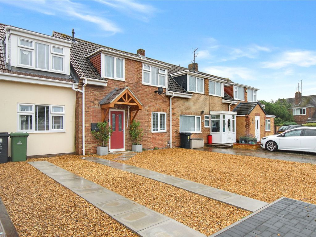 4 bed end terrace house for sale in Heath Way, Coleview, Swindon