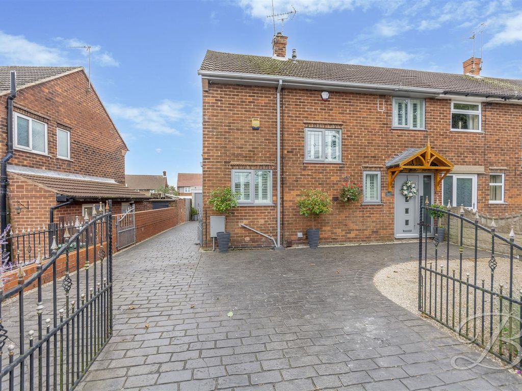 3 bed semidetached house for sale in Somersall Street, Mansfield NG19