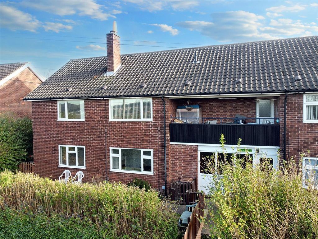 2 bed flat for sale in Gibbons Avenue, Stapleford, Nottingham NG9, £