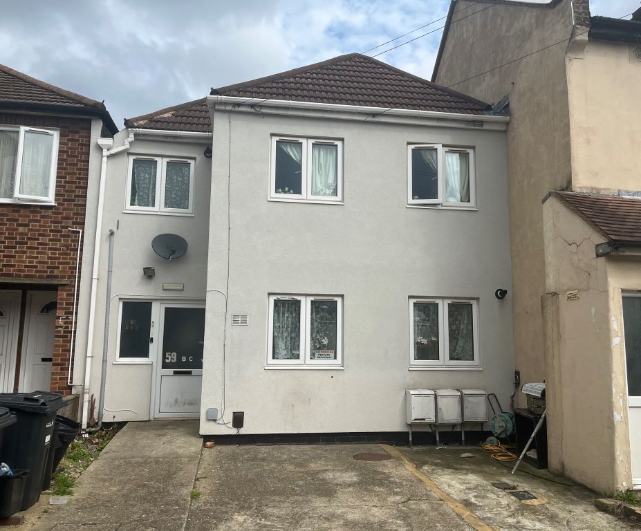 2 bed block of flats for sale in 59 St Marys Road, Ilford IG1, £300,000