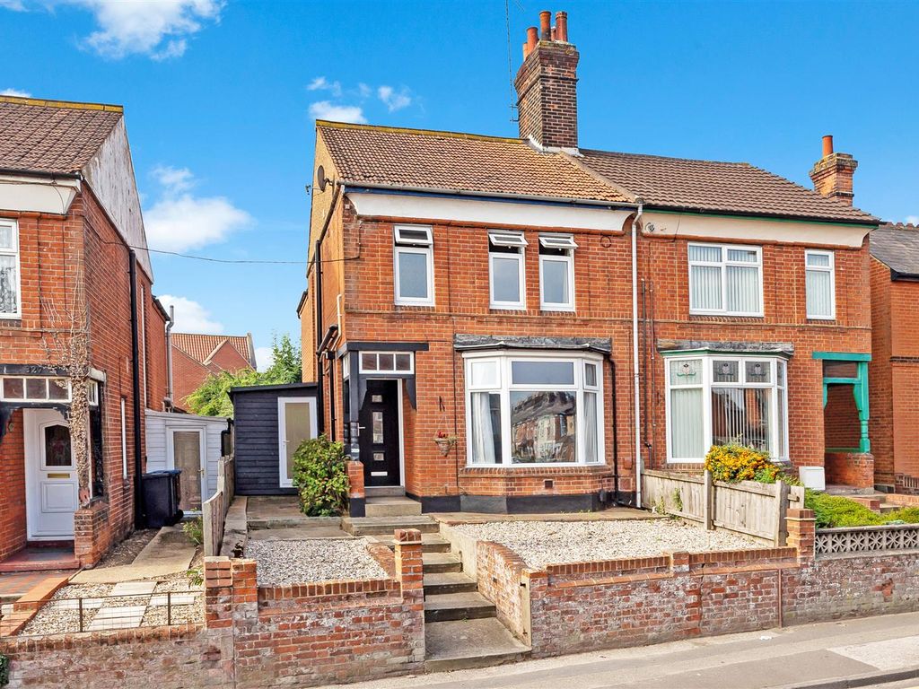 3 bed semidetached house for sale in Bramford Road, Ipswich IP1, £