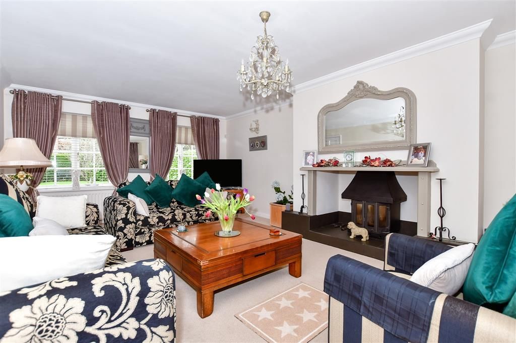 4 bed detached house for sale in Pickering Street, Loose, Maidstone