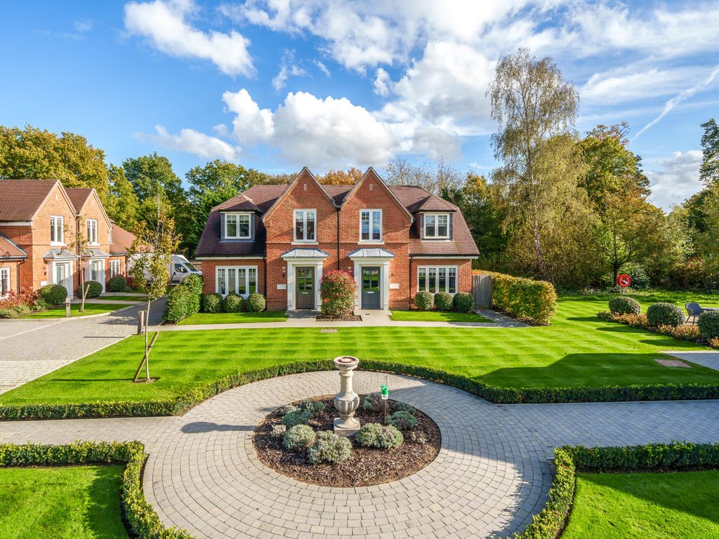 2 bed semidetached house for sale in Flexlands Place, Chobham GU24, £
