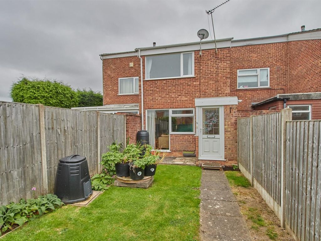 2 bed terraced house for sale in Azalea Drive, Burbage, Hinckley LE10