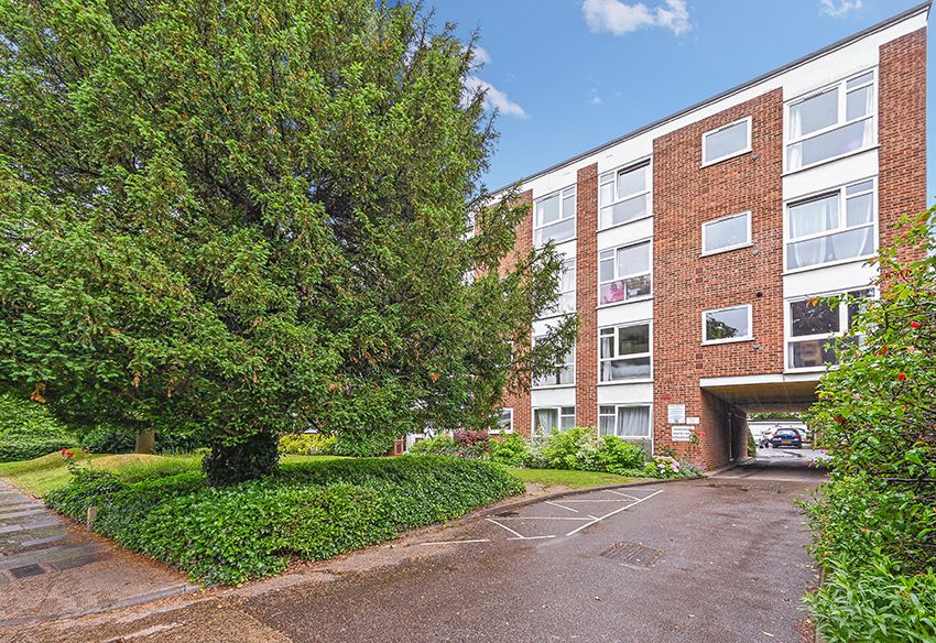 2 bed flat to rent in Claremont Road, Surbiton KT6 Zoopla