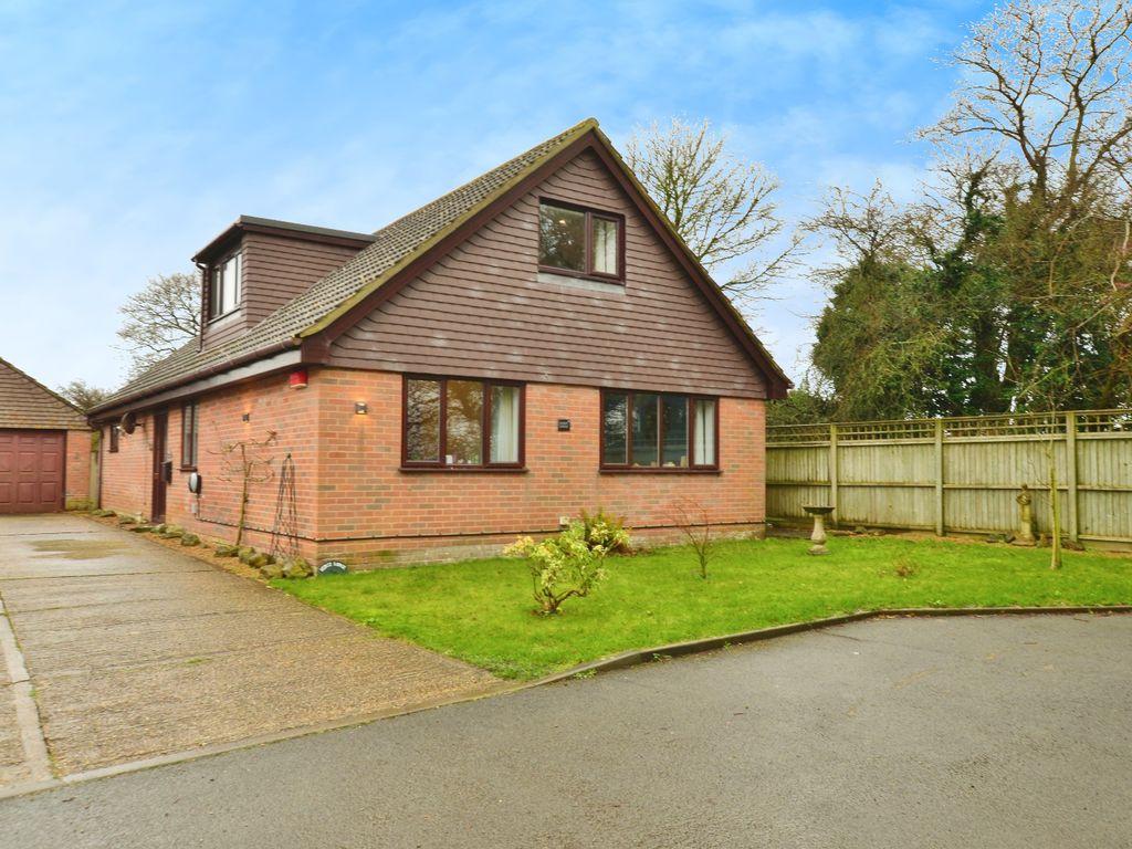 5 bed bungalow for sale in Hurst Lane, CapelLeFerne, Folkestone, Kent