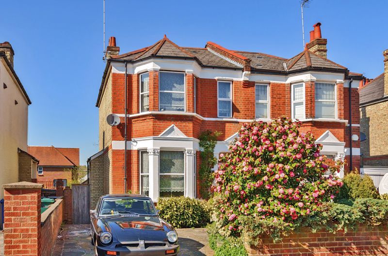 3 bed semidetached house for sale in Leicester Road, New