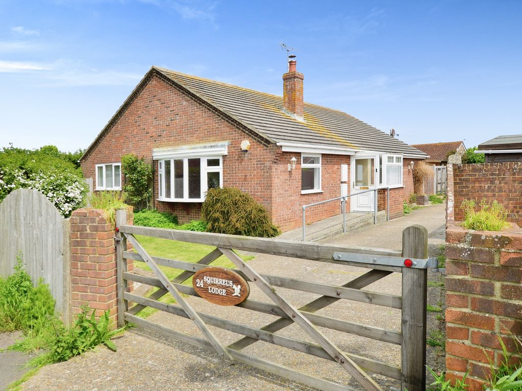 4 bed bungalow for sale in Taylors Close, St. Marys Bay, Romney Marsh