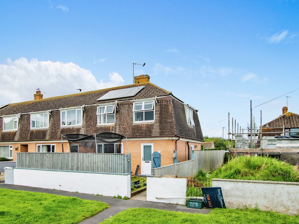 3 bed end terrace house for sale in Orchard Park Estate, Carmarthen