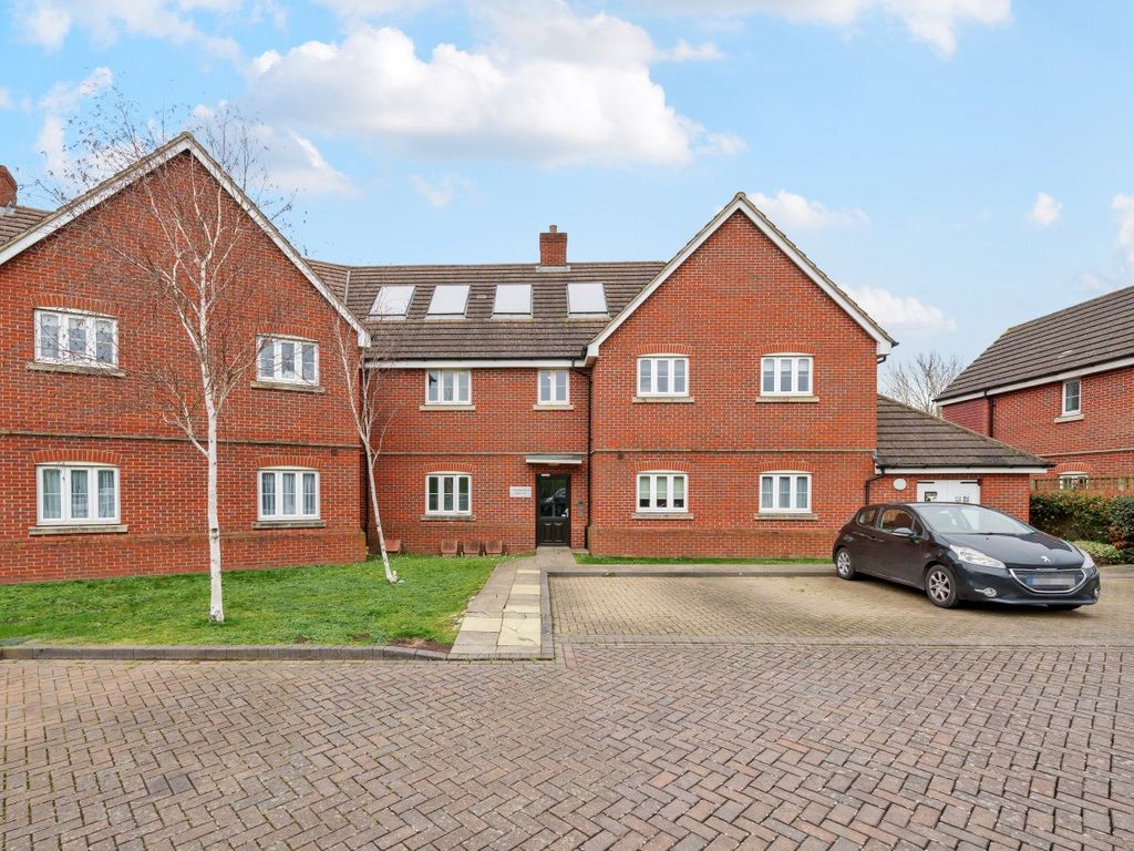 1 bed flat for sale in Perendale Drive, Shepperton TW17 Zoopla