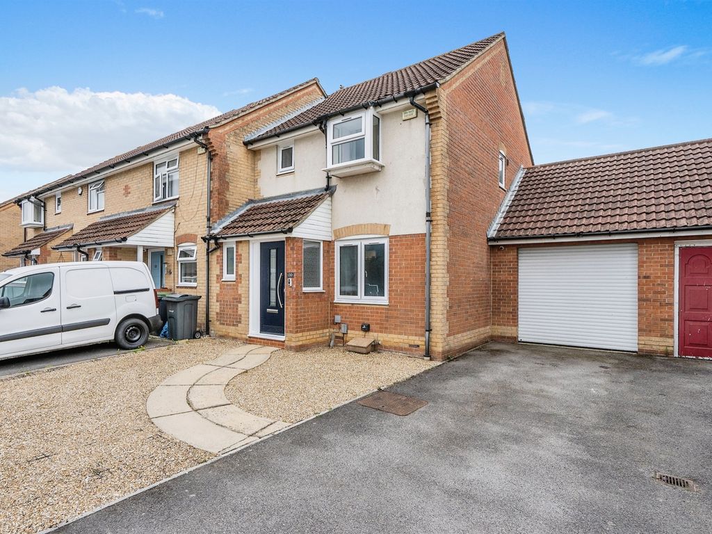 3 bed end terrace house for sale in Magennis Close, Gosport PO13, £