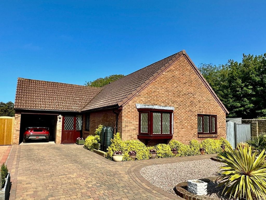 3 bed bungalow for sale in Courtlands, Kingsdown Road, Kingsdown CT14