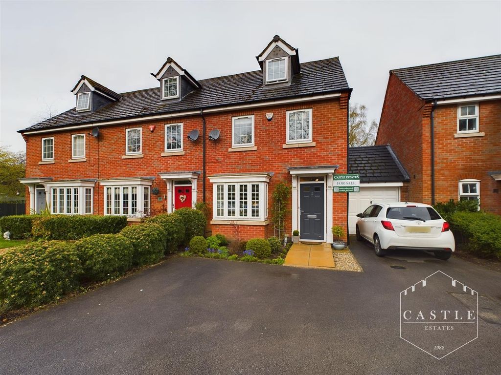 3 bed town house for sale in Burgess Drive, Earl Shilton, Leicester LE9