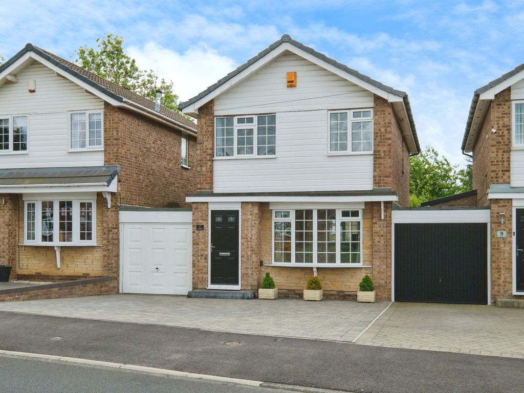 3 bed detached house for sale in Stone Brig Lane, Leeds LS26, £325,000 Zoopla