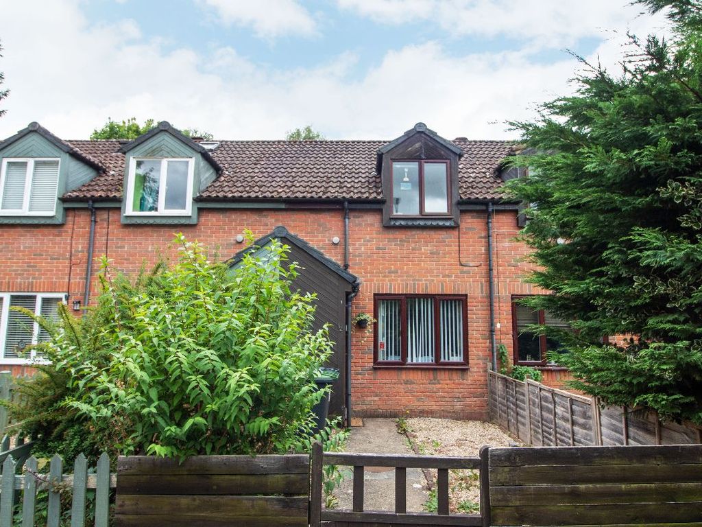 2 bed terraced house for sale in Sweetbriar Gardens, Waterlooville