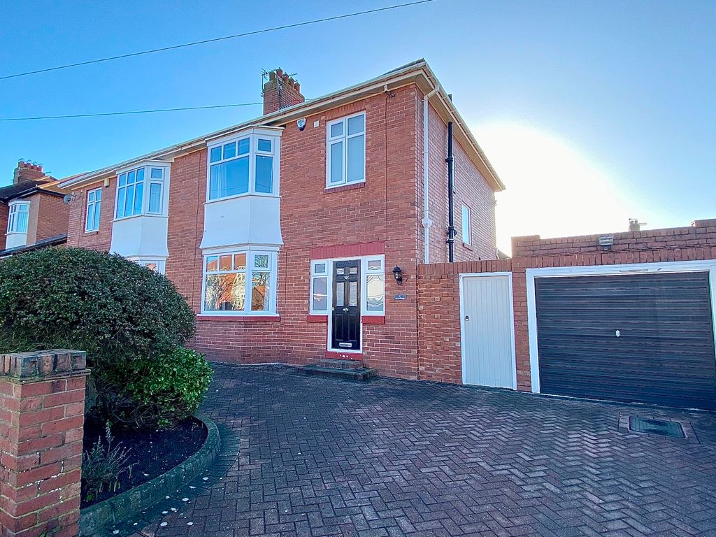 3 bed semidetached house for sale in Sunnirise, South Shields NE34, £