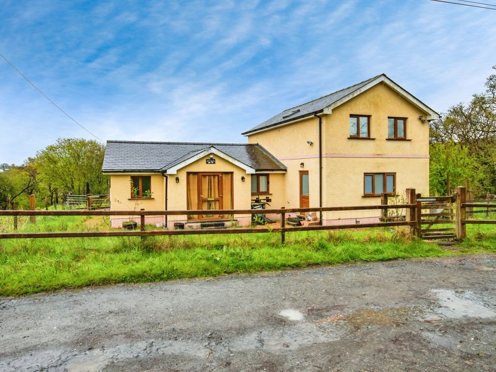 3 bed detached house for sale in Felinfach, Lampeter, Ceredigion SA48