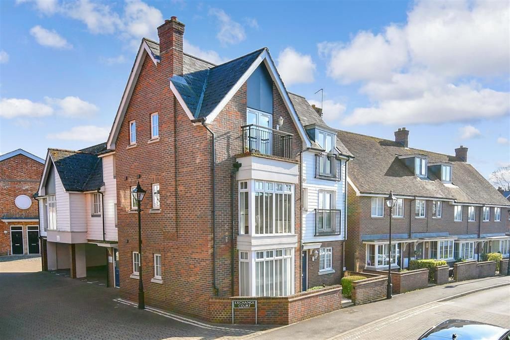 2 bed flat for sale in Exchange Court, Tonbridge, Kent TN9 Zoopla
