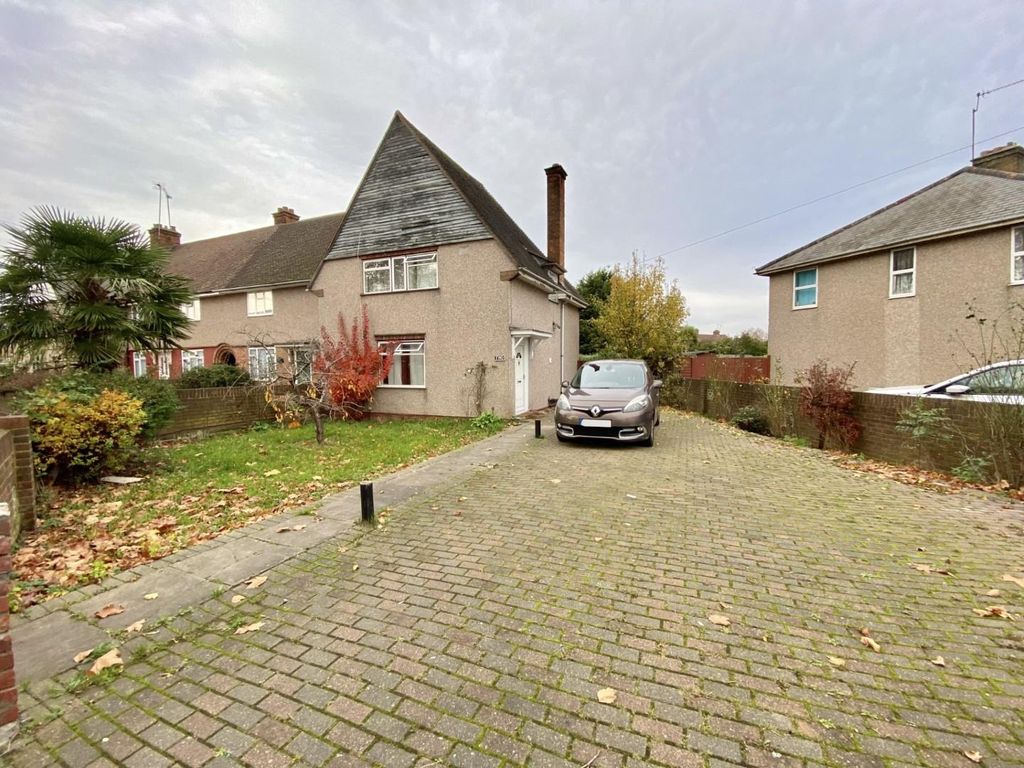 4 bed property to rent in Eastholme, Hayes UB3, £2,400 pcm Zoopla