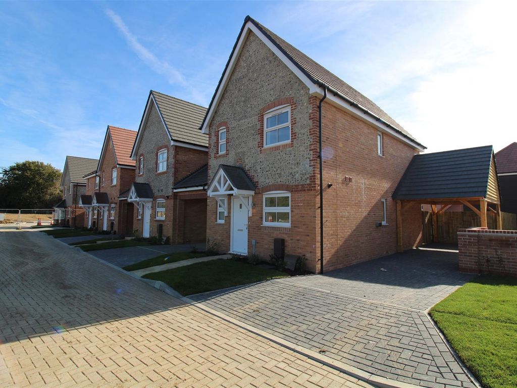 3 bed semidetached house to rent in Hermitage Lane, Fontwell BN18, £