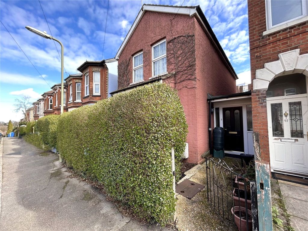 3 bed linkdetached house for sale in Perowne Street, Aldershot