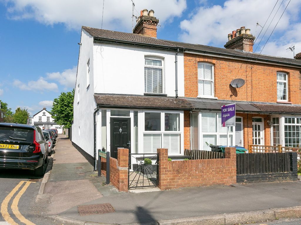 3 bed end terrace house for sale in Oxhey Avenue, Watford