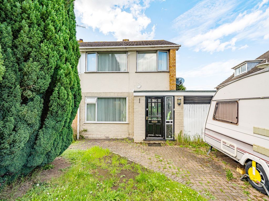 3 bed semidetached house for sale in Blackfriars Avenue, Droitwich WR9