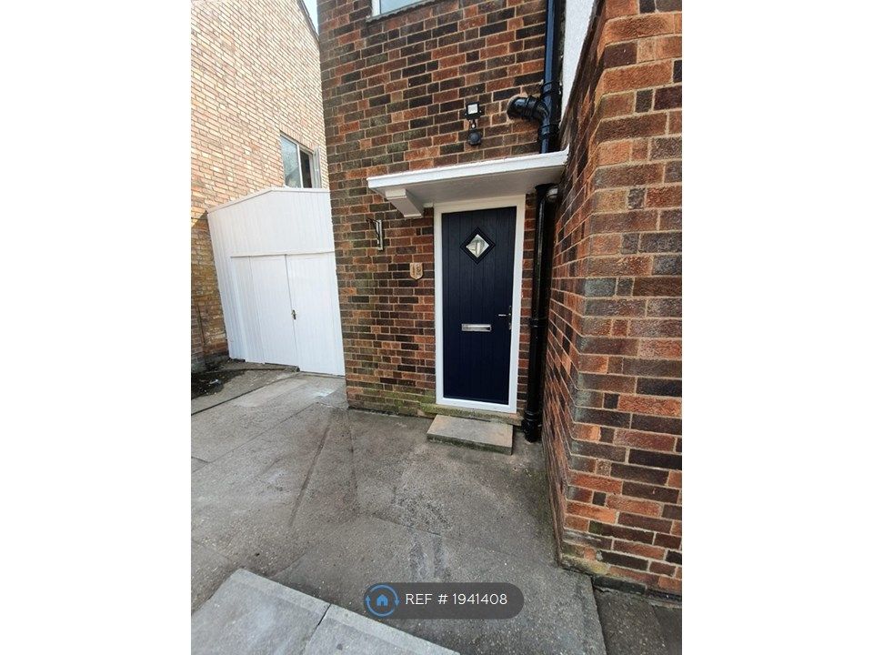 3 bed semidetached house to rent in Street, Arnold, Nottingham