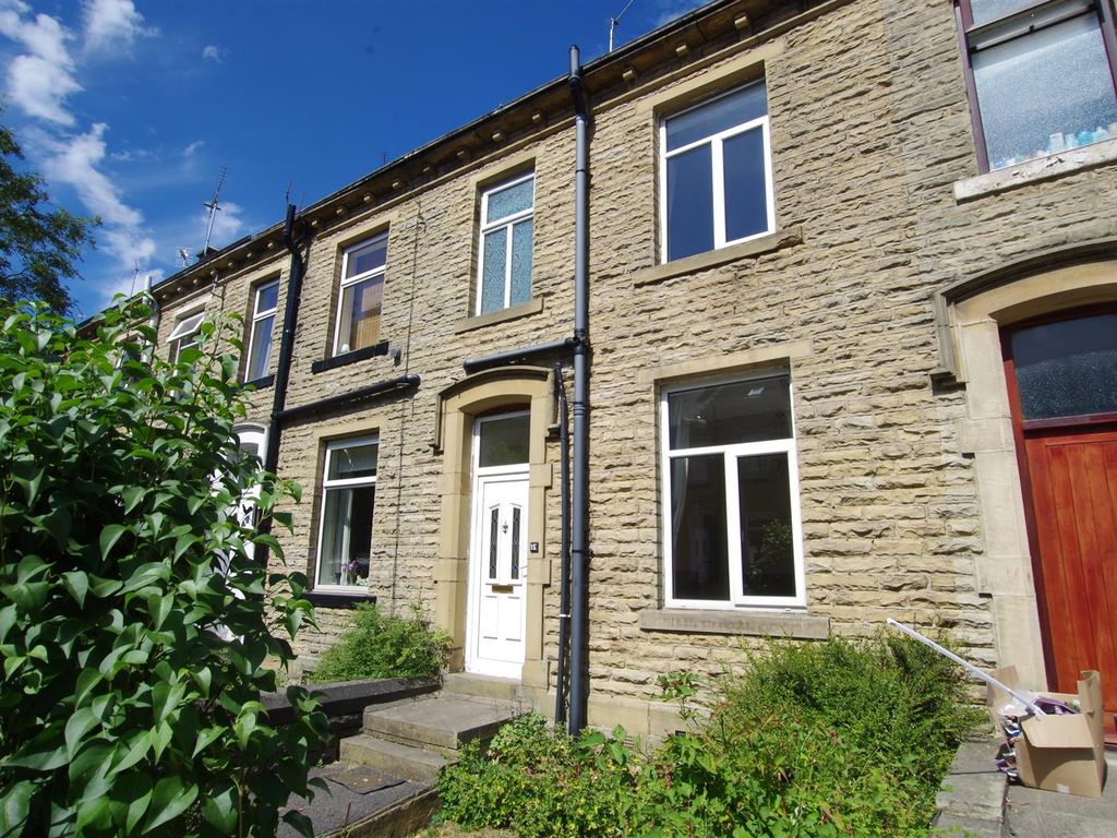3 bed town house to rent in Sherwood Place, Bradford BD2, £800 pcm Zoopla