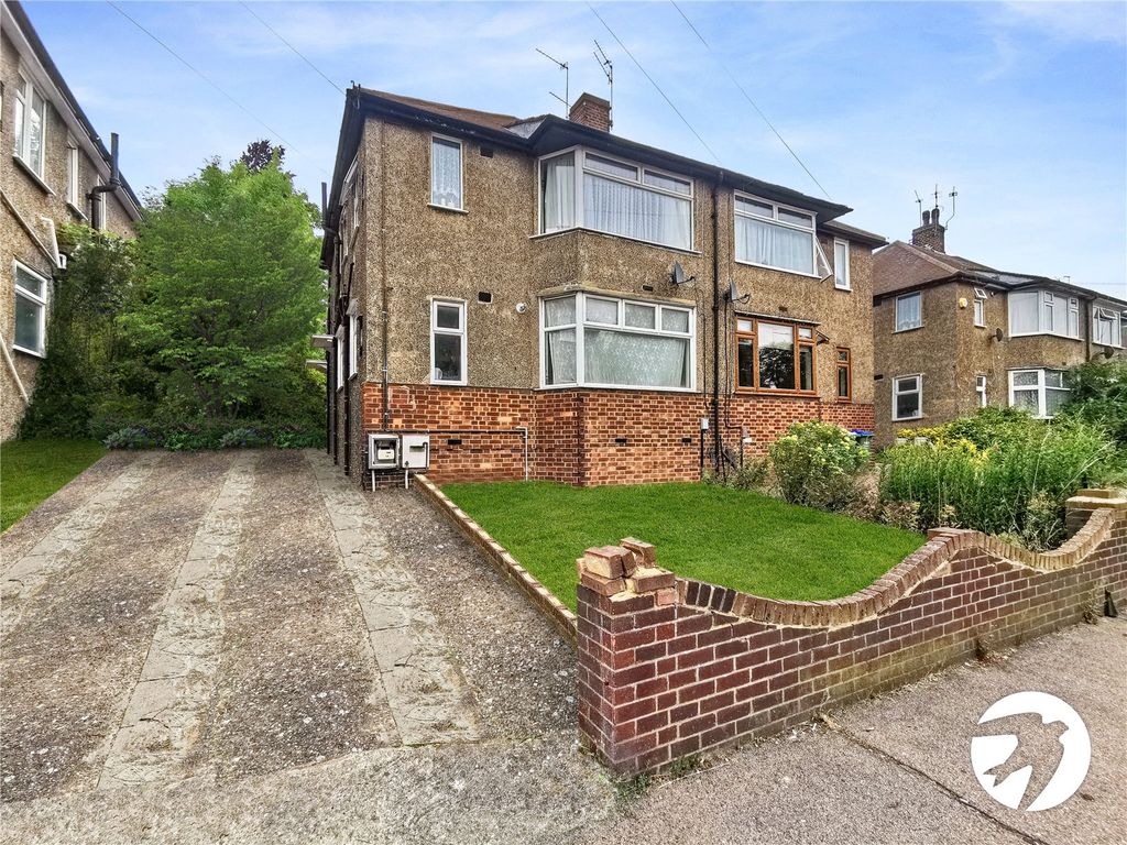 2 bed flat to rent in Eversley Avenue, Bexleyheath DA7 Zoopla