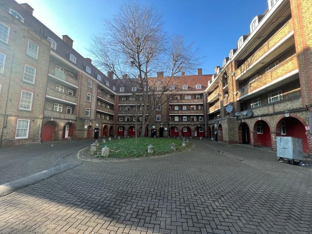 1 bed flat to rent in Comber Grove, London SE5, £950 pcm Zoopla