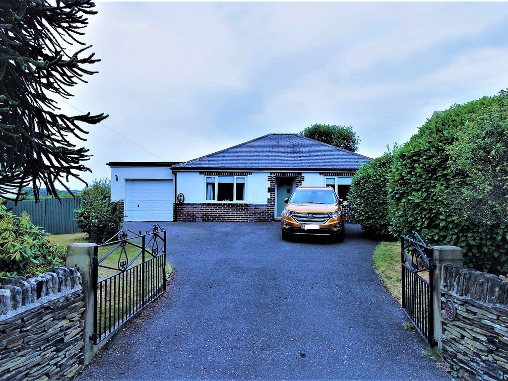 4 bed bungalow for sale in Timberwood, Thunderbridge, Kirkburton
