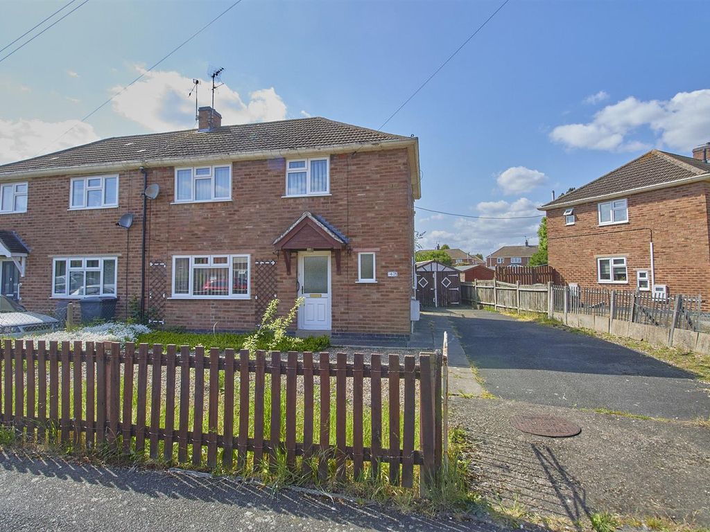 3 bed semidetached house for sale in Preston Drive, Newbold Verdon