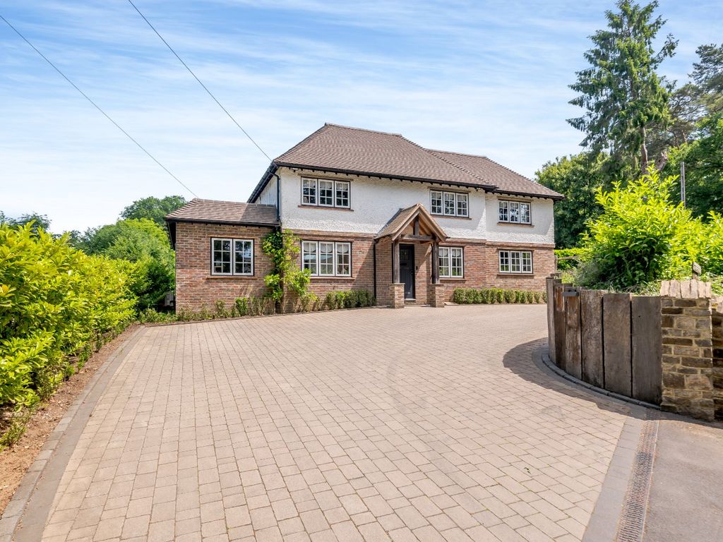 4 bed detached house for sale in Hurtmore Road, Hurtmore, Godalming