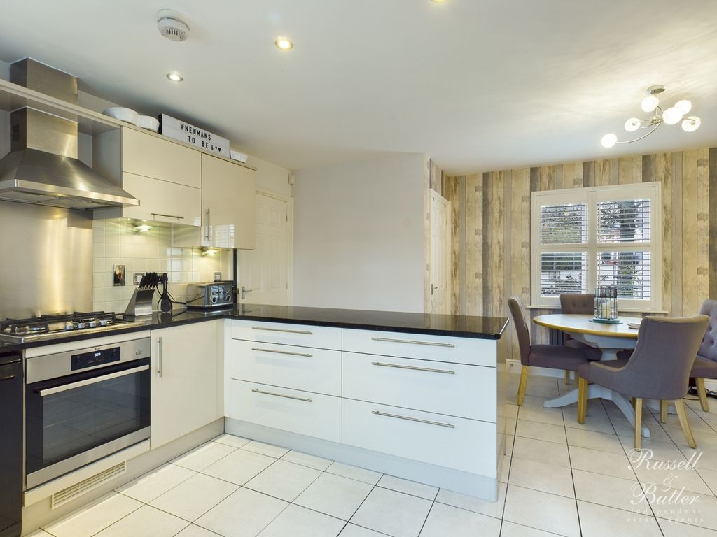 3 bed terraced house for sale in Whitehead Way, Buckingham MK18 Zoopla