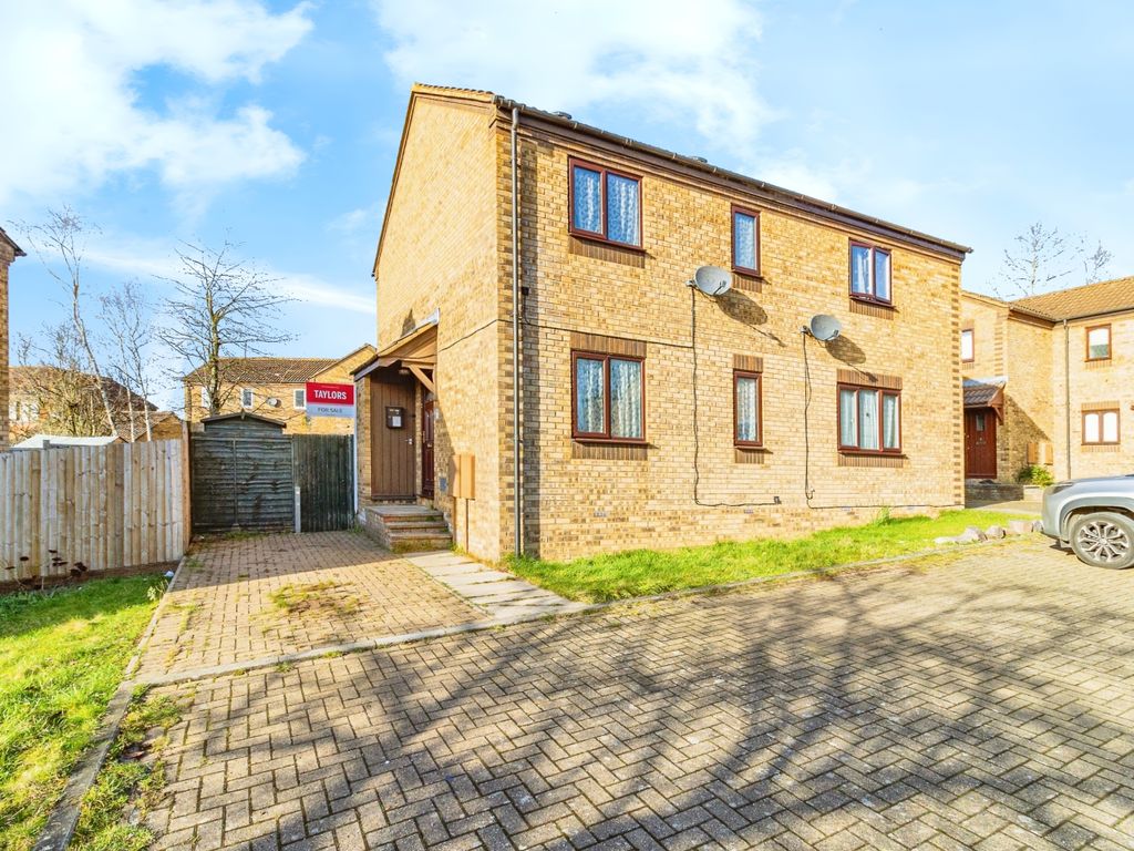 3 bed semidetached house for sale in Burghley Court, Great Holm