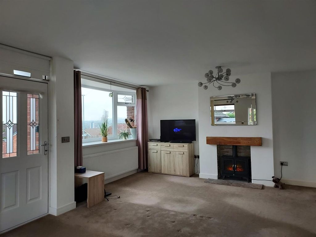 2 bed detached bungalow to rent in Mostyn Street, Dukinfield SK16, £1,250 pcm Zoopla