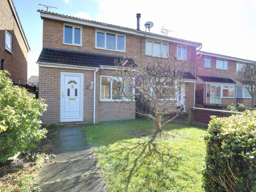 3 bed semidetached house to rent in Pauls Walk, Huntley, Gloucester