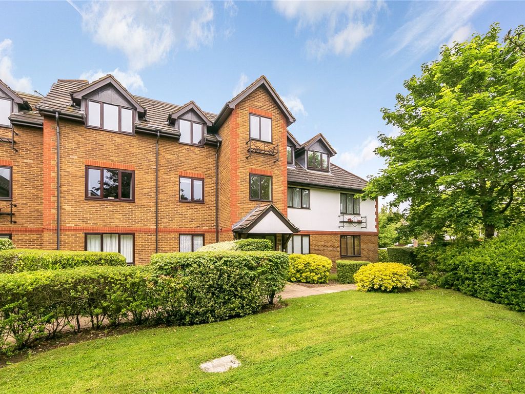 2 bed flat for sale in Cranleigh Court, Marksbury Avenue, Kew, Surrey