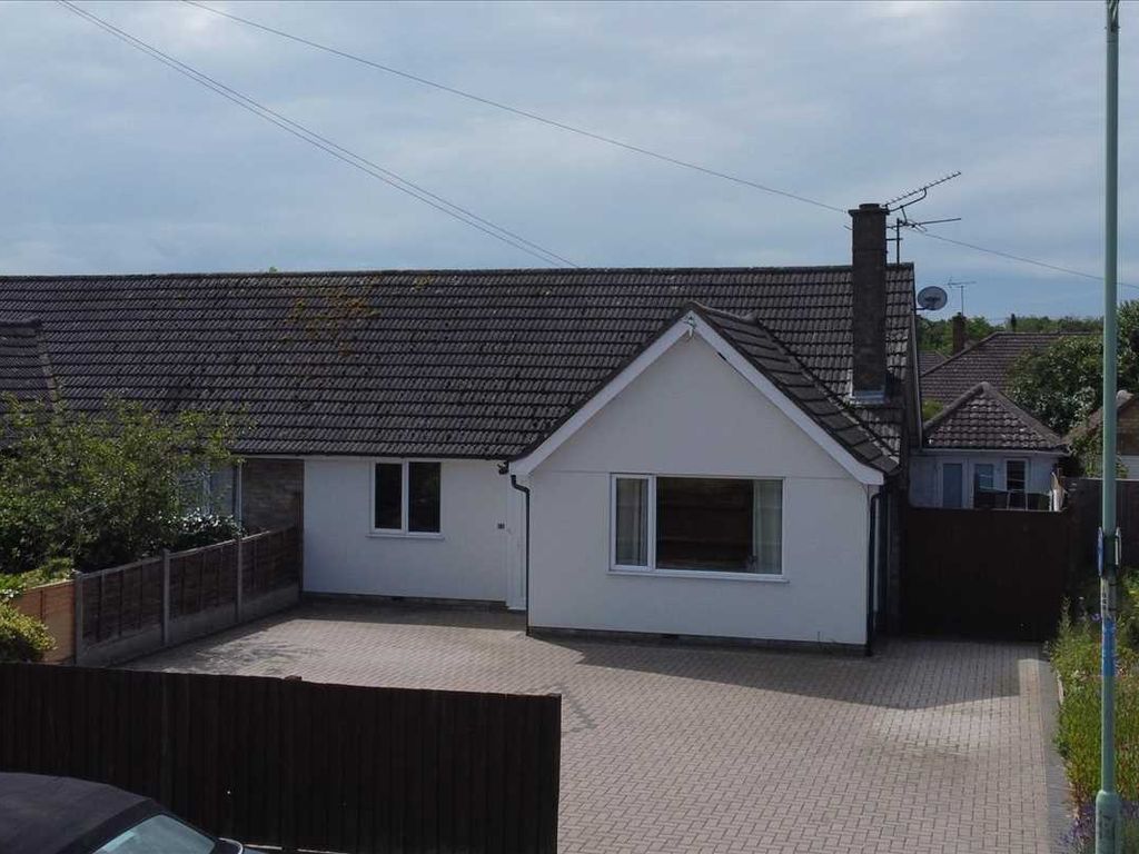 4 bed bungalow for sale in Penzance Road, Kesgrave, Ipswich IP5, £