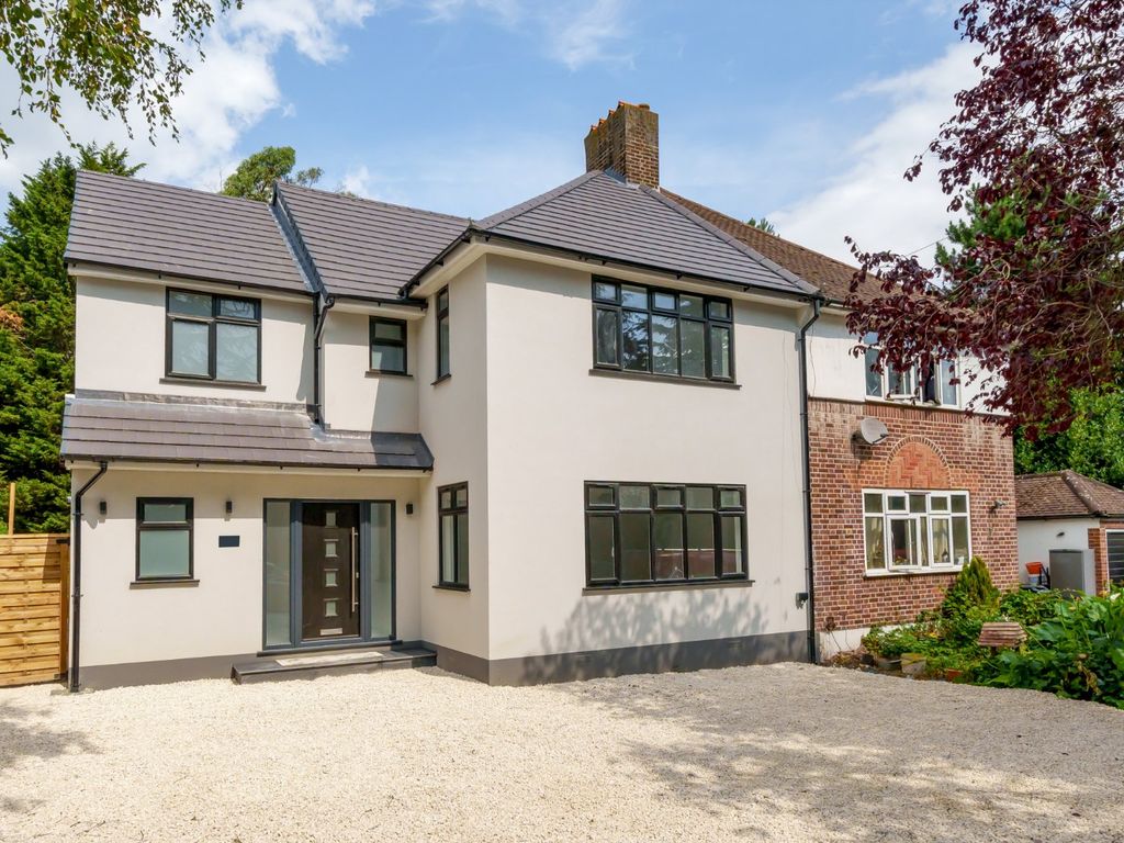 4 bed semidetached house for sale in Riefield Road, Eltham, London SE9