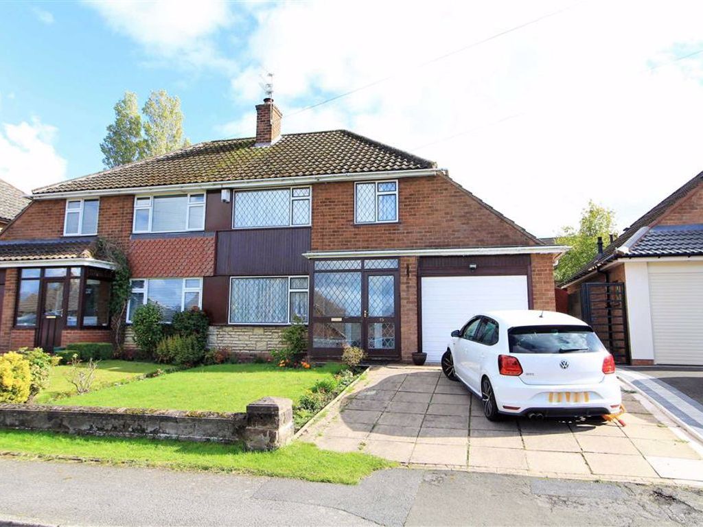4 bed semidetached house for sale in Raglan Close, Brownswall Estate