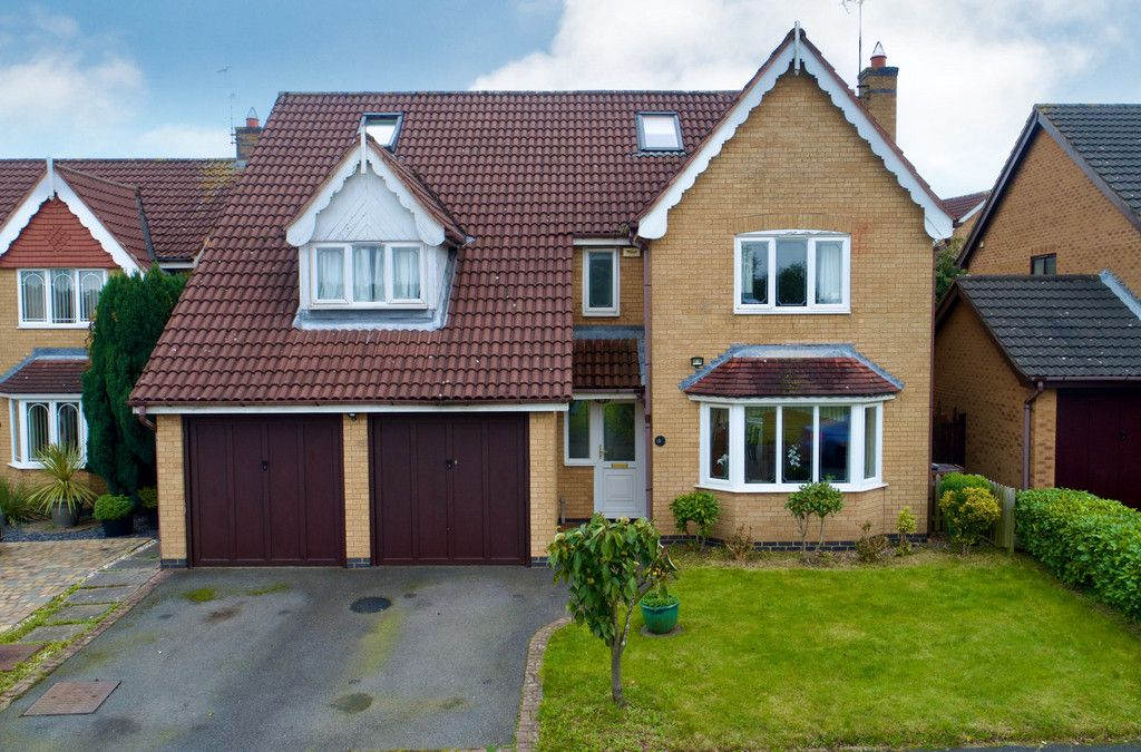 5 bed detached house for sale in Countryman Way, Markfield LE67, £